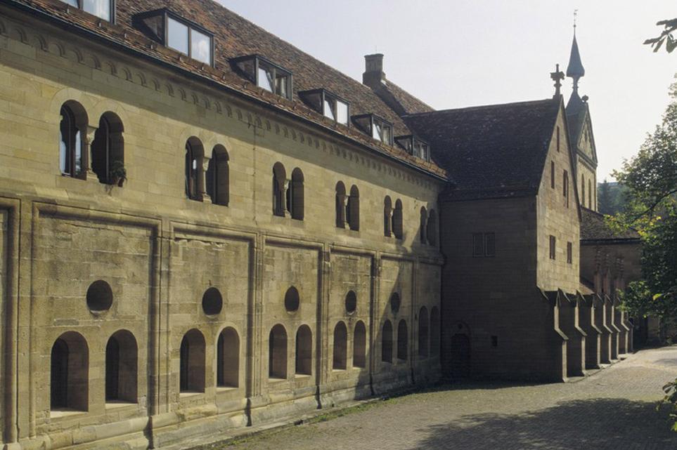 Außenansicht des Laientrakts des Klosters Maulbronn