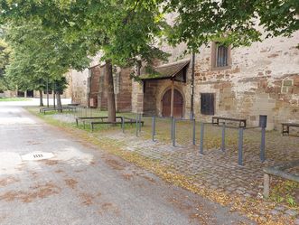 Kloster Maulbronn, Fahrradständer im Klosterhof