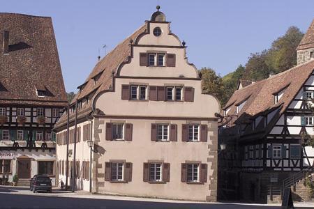 Außenansicht des ehemaligen Marstalls und Haberkastens des Klosters Maulbronn