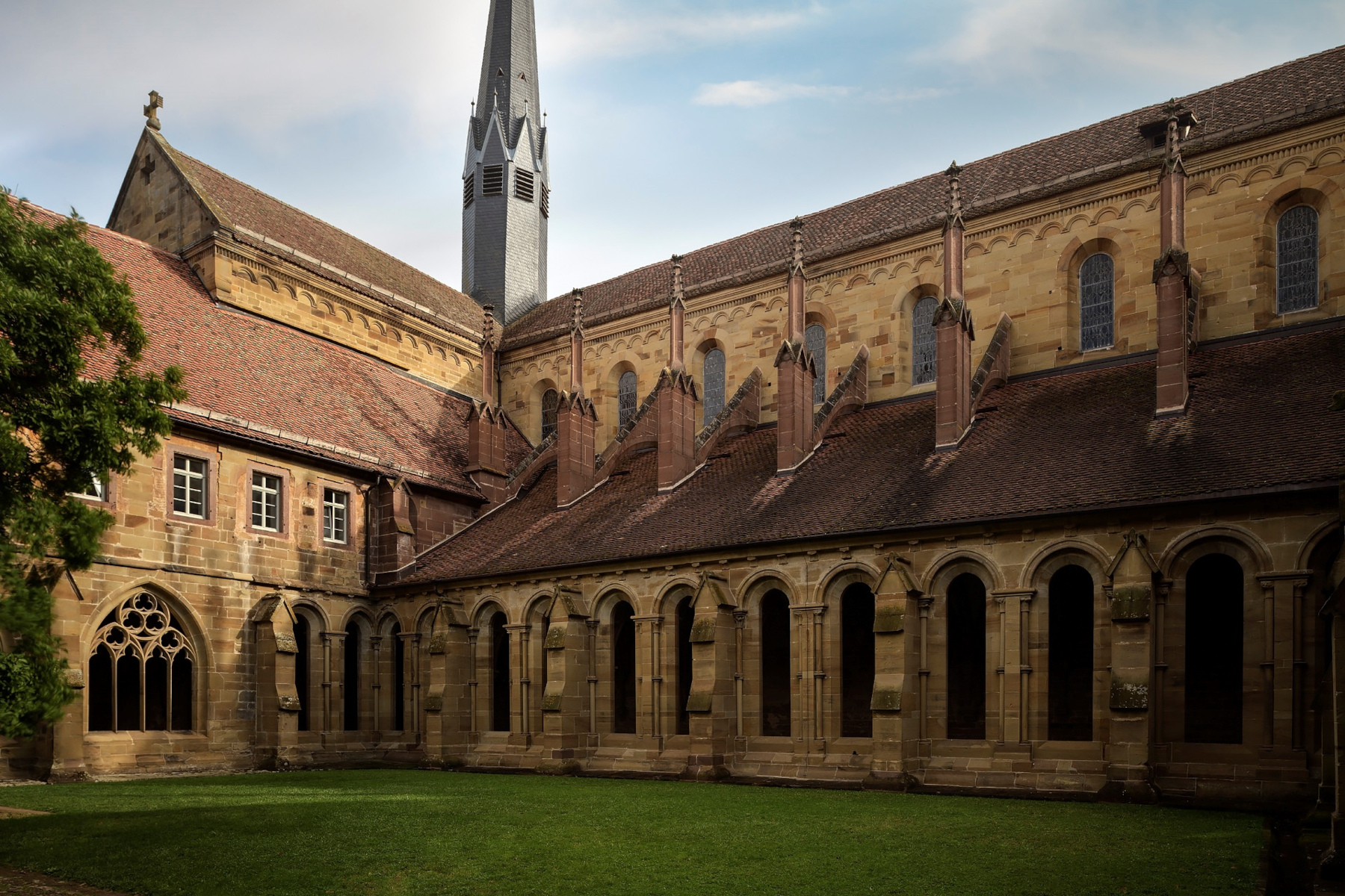 Kloster Maulbronn, Außenaufnahme, Kreuzgang 