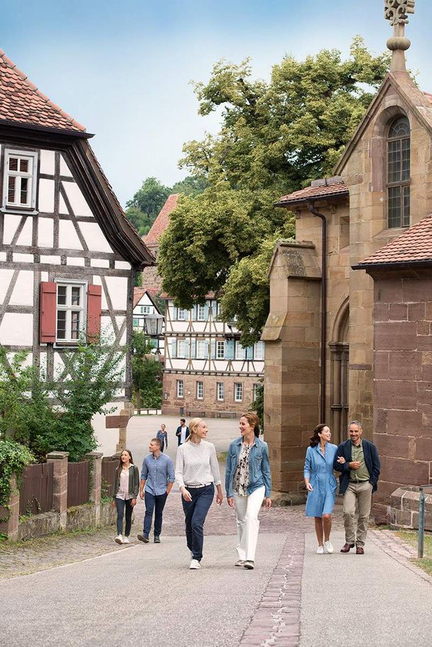 Maulbronn Monastery, visitors on their way to the monastery