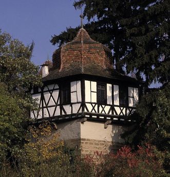 Außenansicht des Faustturms von Kloster Maulbronn