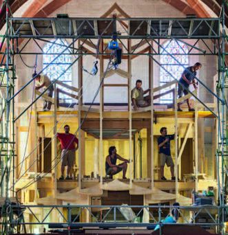 Organ builders at work