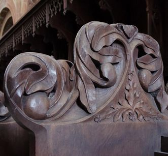 Éléments sculptés sur les stalles dans l’église du monastère de Maulbronn 