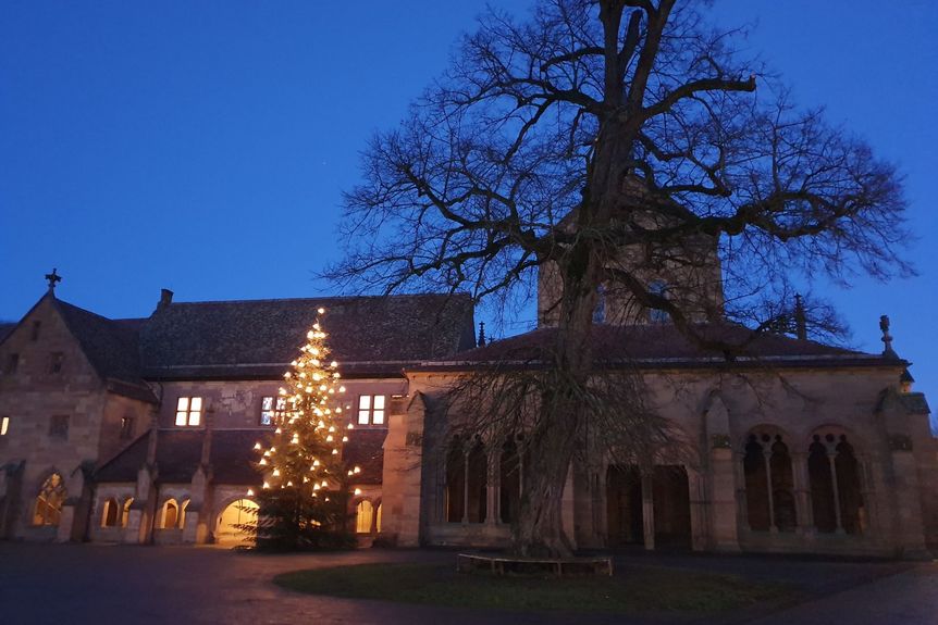 Foto: Stadt Maulbronn Kloster Maulbronn, Außenansicht, Weihnachtsmarkt