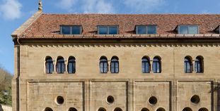 Außenansicht des Laienrefektoriums von Kloster Maulbronn