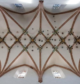 Gotisches Netzrippengewölbe im Langhaus der Kirche des Klosters Maulbronn