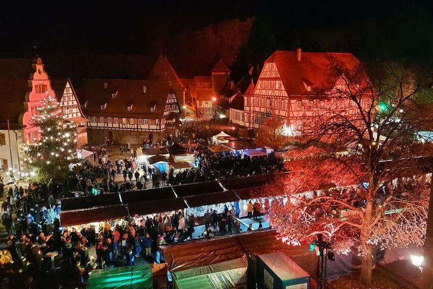 Foto: Staatliche Schlösser und Gärten Baden-Württemberg, Alexandra Müller Kloster Maulbronn, Weihnachtsmarkt im Klosterhof