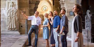 Besucher im Kloster Maulbronn