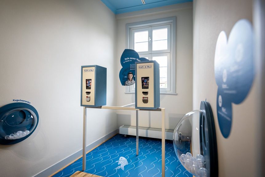 Kloster Maulbronn, Innen, Junge Klosterwelt, Automaten zur Namenswahl